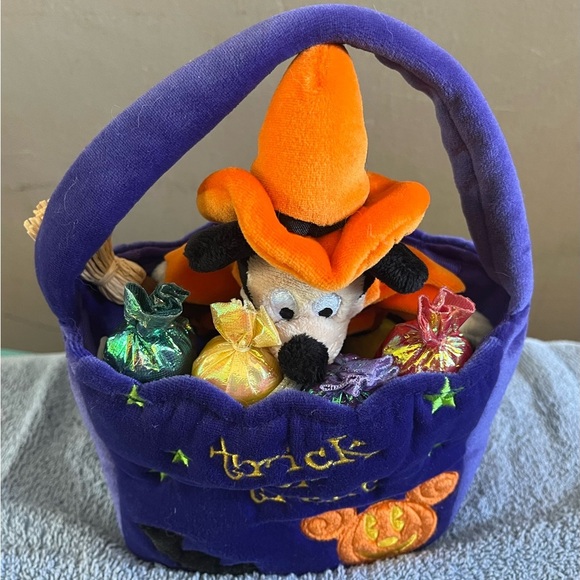 Hostess Pick ☄️🥳 Disney Exclusive Mickey Mouse Trick Or Treat Bag - Picture 7 of 7